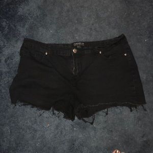 Forever 21 distressed black shorts ‘